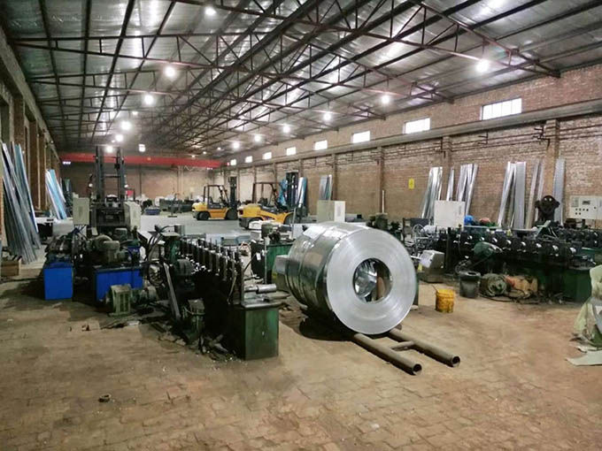 黃島輕鋼龍骨生產(chǎn)車間 黃島輕鋼龍骨生產(chǎn)車間