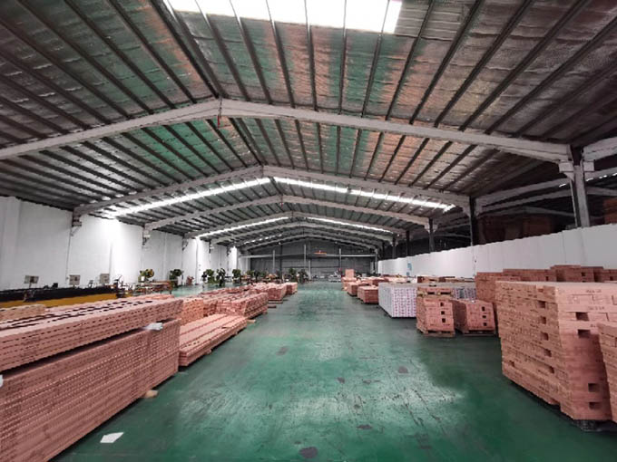 烤漆龍骨生產(chǎn)車間