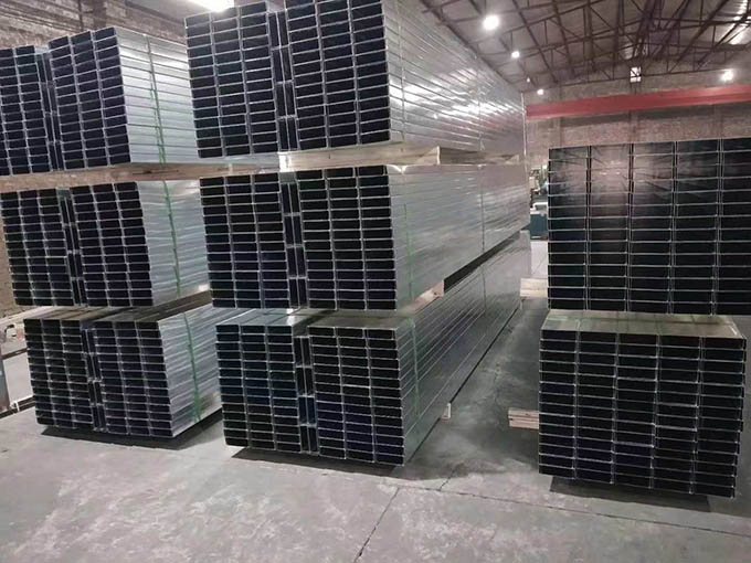 輕鋼龍骨生產(chǎn)成品展示